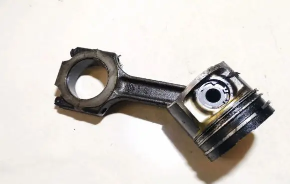 Alfa Romeo 156 Piston with connecting rod