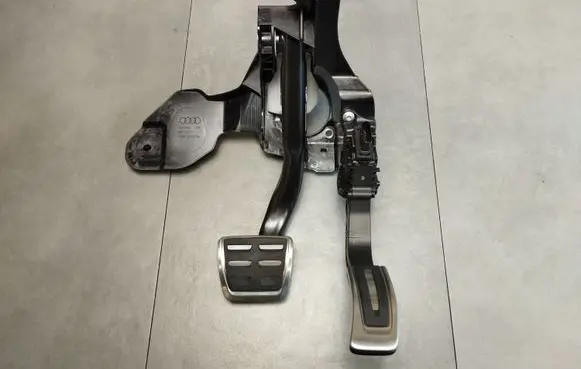 Audi A5 Brake pedal bracket assembly 8B1723117 8B1723140A 8W1723523C