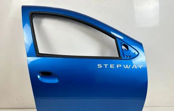 Dacia Sandero Front door