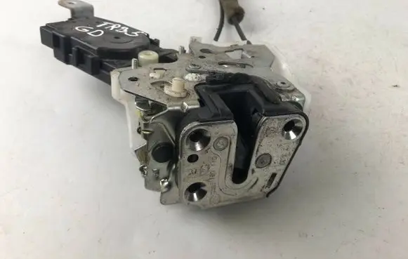 Subaru B9 Tribeca Rear door lock