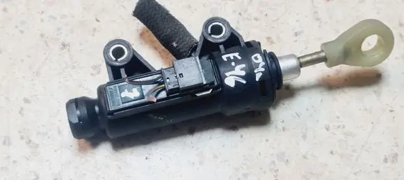 BMW 3 E46 Clutch master cylinder 21526758822
