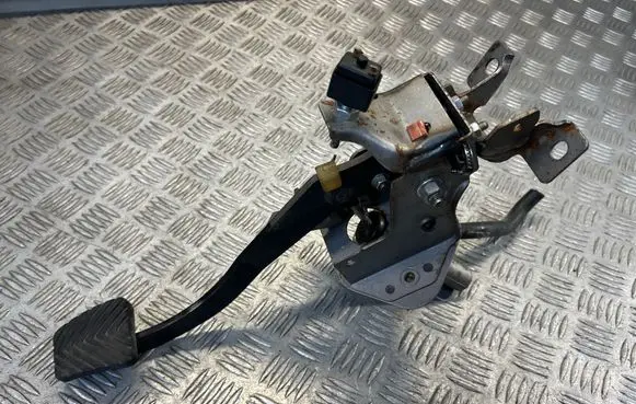 Hyundai Santa Fe Clutch pedal 