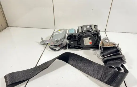 Mercedes-Benz E C207 W207 Front seatbelt 610035800C 06059277 7426000902