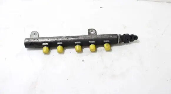 Opel Zafira B Fuel main line pipe 0445214095