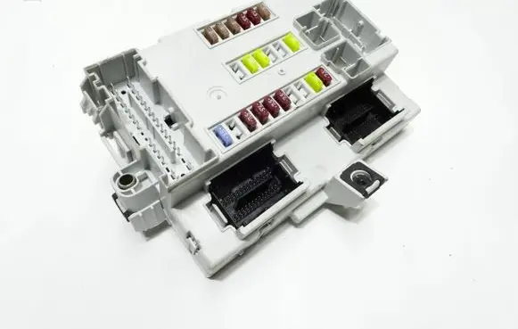 Fiat 500L Fuse box set 52140283 10R041061 116RI000030