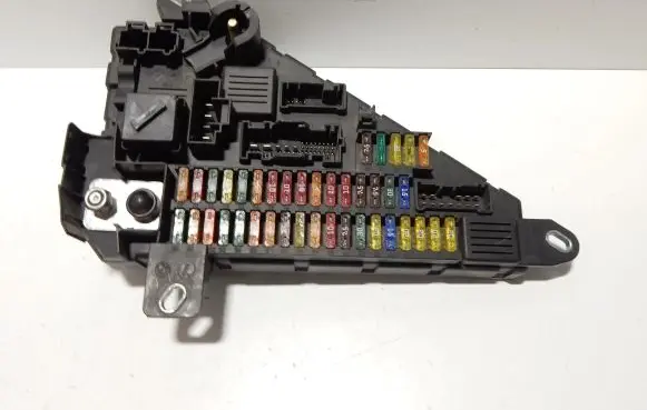 BMW 5 E60 E61 Fuse module 6906619 6344