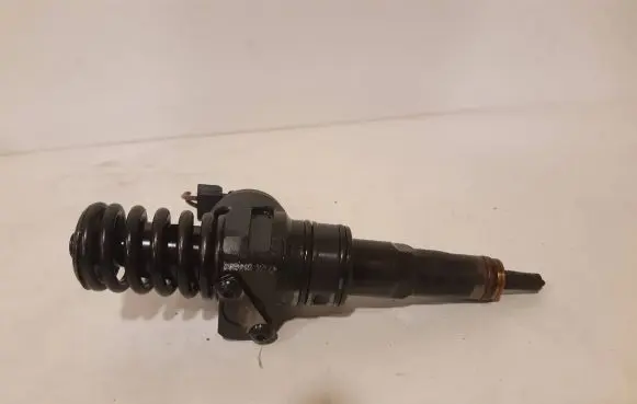 Seat Alhambra (Mk1) Fuel injector 038130073BA