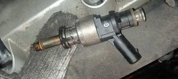 Audi A7 S7 4G Fuel injector 306E036P 104390-520