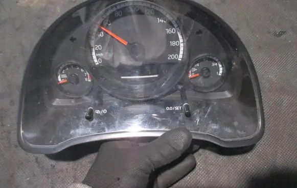 Volkswagen Up Speedometer (instrument cluster) 1S0920861 1507053923 503005324844