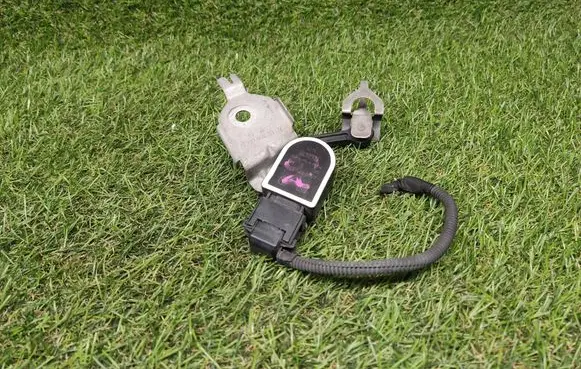 Mercedes-Benz C W205 Yaw turn rate sensor A0009053704 A2139053302