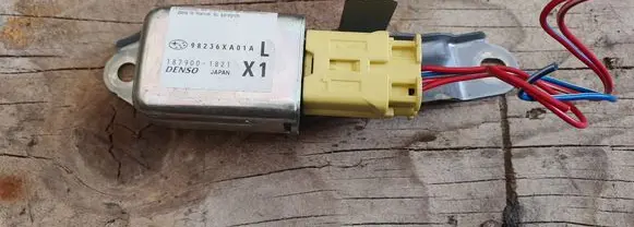 Subaru Tribeca Airbag deployment crash/impact sensor 98236XA01A