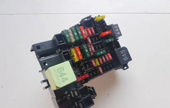 Seat Ibiza V (KJ) Fuse module 2Q0937615A