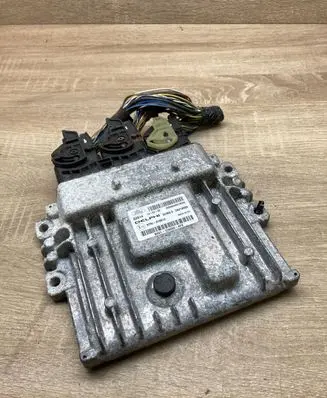 Ford Focus Engine control unit/module ECU BV6112A650AFK 28419058 97RI010012