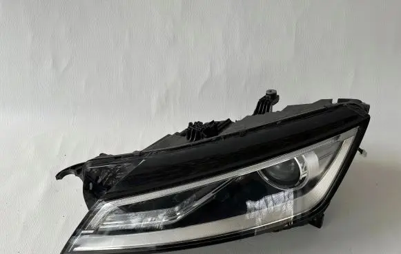 Audi TT TTS RS Mk3 8S Headlight/headlamp