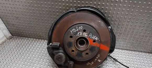 Mercedes-Benz E W210 Stub axle R2101306