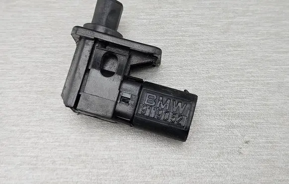 BMW 3 E90 E91 Bonnet alarm switch sensor 9119052 61319119052 0416687