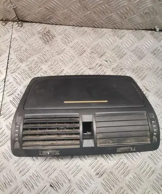 Skoda Octavia Mk2 (1Z) Dash center air vent grill
