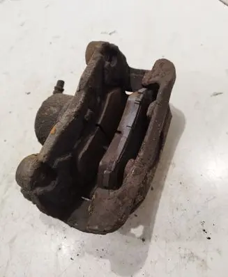 Nissan X-Trail T31 Front brake caliper
