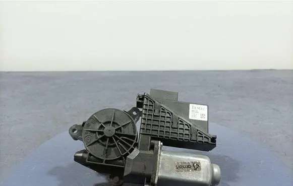 Front door window regulator with motor