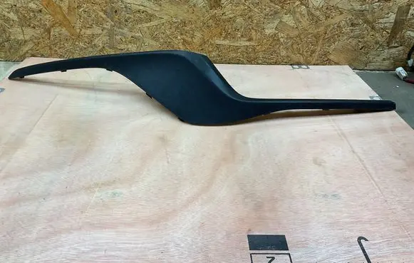 Volvo V40 Front bumper splitter molding 31347087