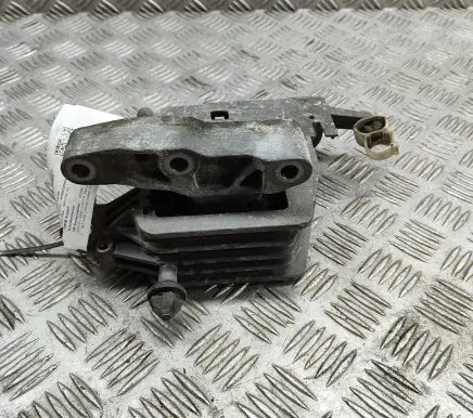 BMW 2 F45 Engine mount bracket 6875628