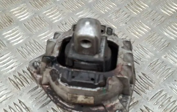 BMW 7 F01 F02 F03 F04 Engine mount bracket 68623513 6775906
