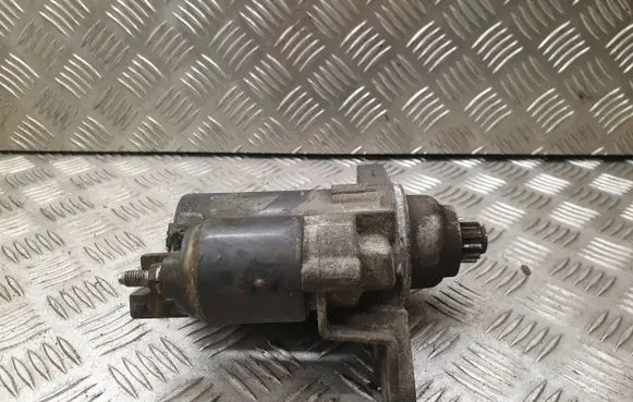 Skoda Fabia Mk1 (6Y) Starter motor 021911023C