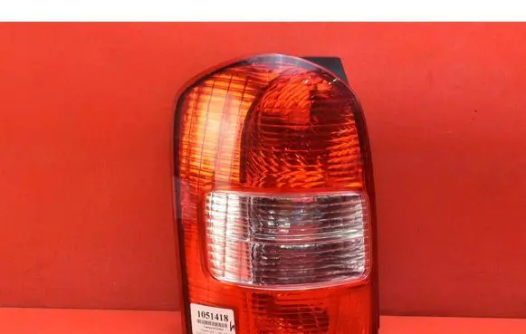 Mazda MPV II LW Rear/tail lights 