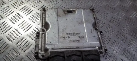 Volvo S40, V40 Engine control unit/module 30630048
