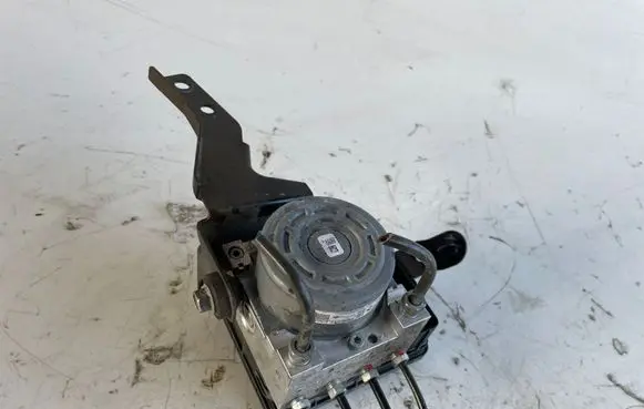 Mitsubishi Outlander ABS Pump 4670B233