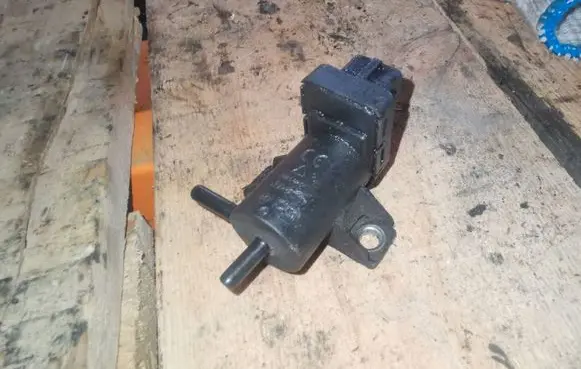 Renault Trafic III (X82) Turbo solenoid valve 8200762621