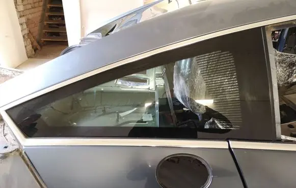 Citroen C6 Rear side window