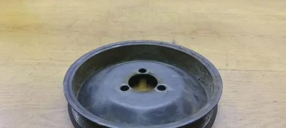 Volkswagen Crafter Power steering pump pulley 074121031