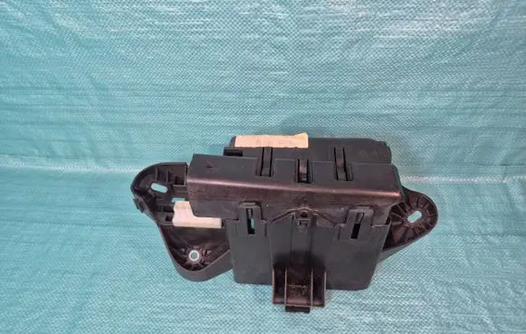 Battery bracket