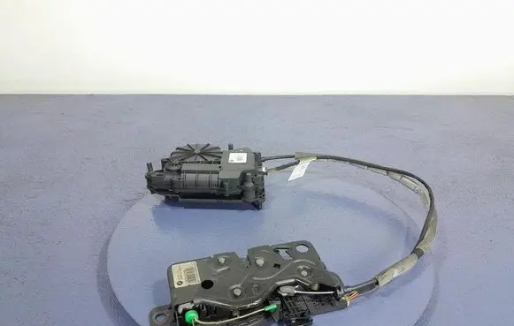 Audi A4 S4 B7 8E 8H Tailgate/trunk/boot lock/catch/latch 7441014
