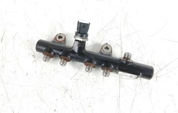 Nissan Primastar Fuel main line pipe H8201157327 175215346R 162371297