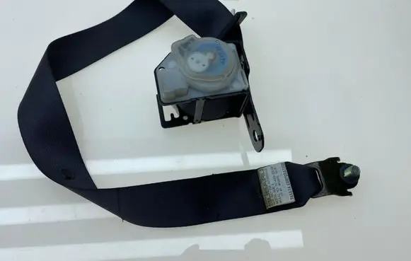 Subaru Legacy Middle seatbelt (rear) 64681AG00AJC 64662AG001JC 64662AG