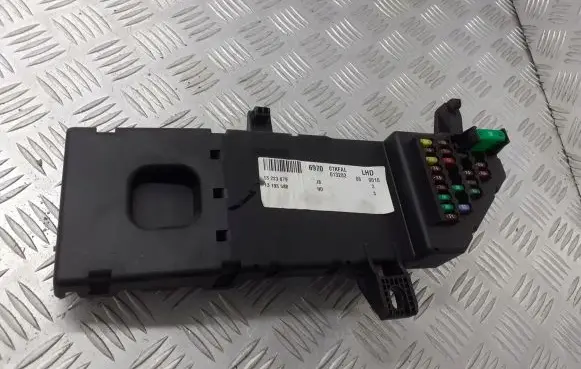 Opel Vectra C Fuse box cover 13192588