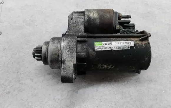 Volkswagen Polo IV 9N3 Starter motor 02T911023S