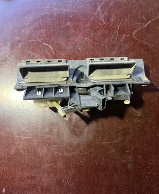 Audi A6 S6 C5 4B Tailgate/trunk/boot exterior handle 4B0827565H 8D9827565H