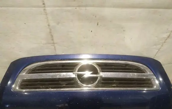 Opel Zafira A Front grill 