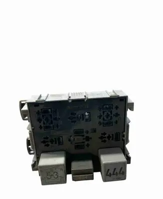 Volkswagen Touareg I Relay mounting block 7l0937503a