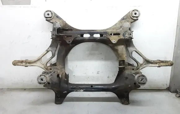 Volkswagen Touareg I Front subframe