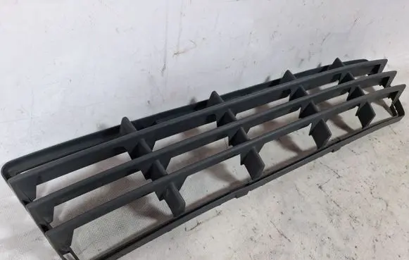 Volvo S40 Front bumper lower grill 30657006
