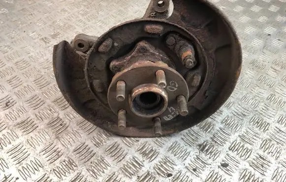 Subaru Legacy Rear wheel hub