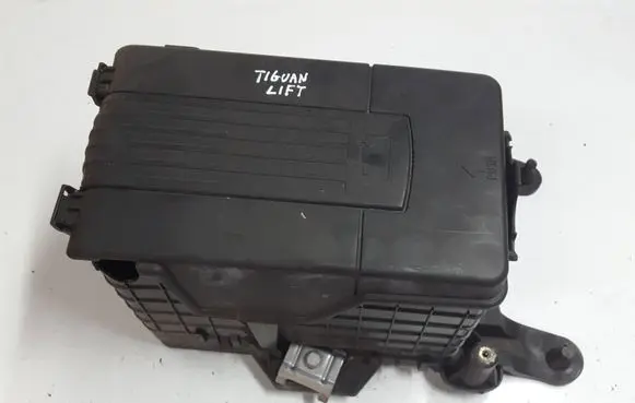 Volkswagen Tiguan Battery box tray 