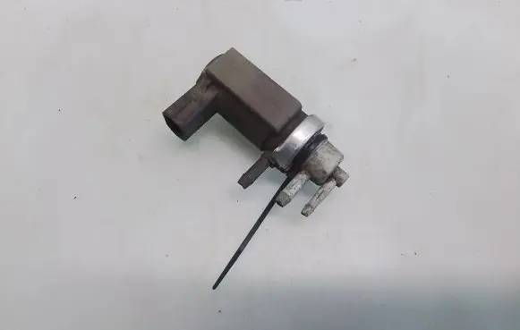 Audi A6 S6 C5 4B Vacuum valve 059906627C