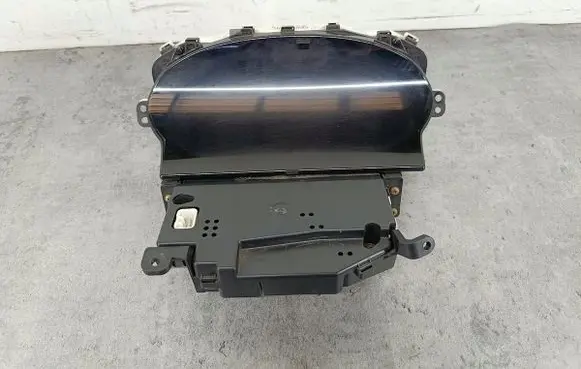 Toyota Yaris Speedometer (instrument cluster) 