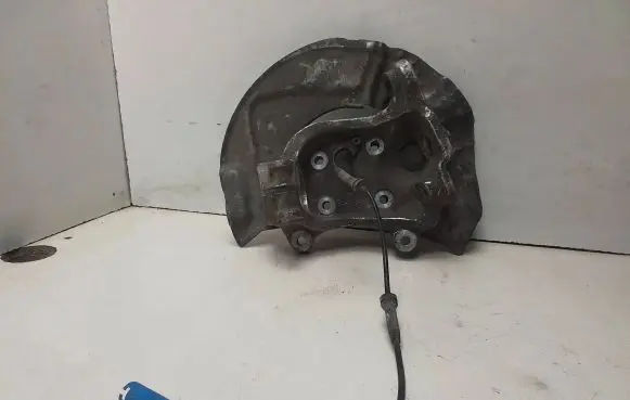 BMW 5 E60 E61 Front wheel hub