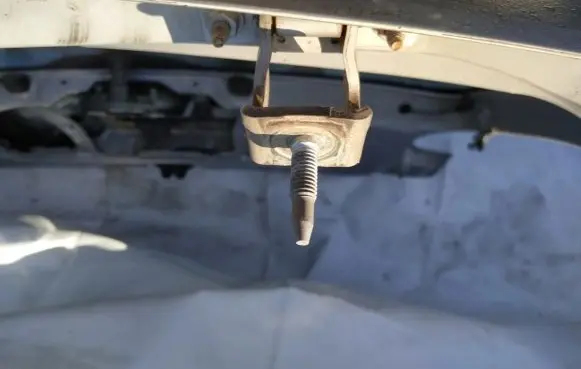 Peugeot 206 Tailgate/trunk/boot hinge